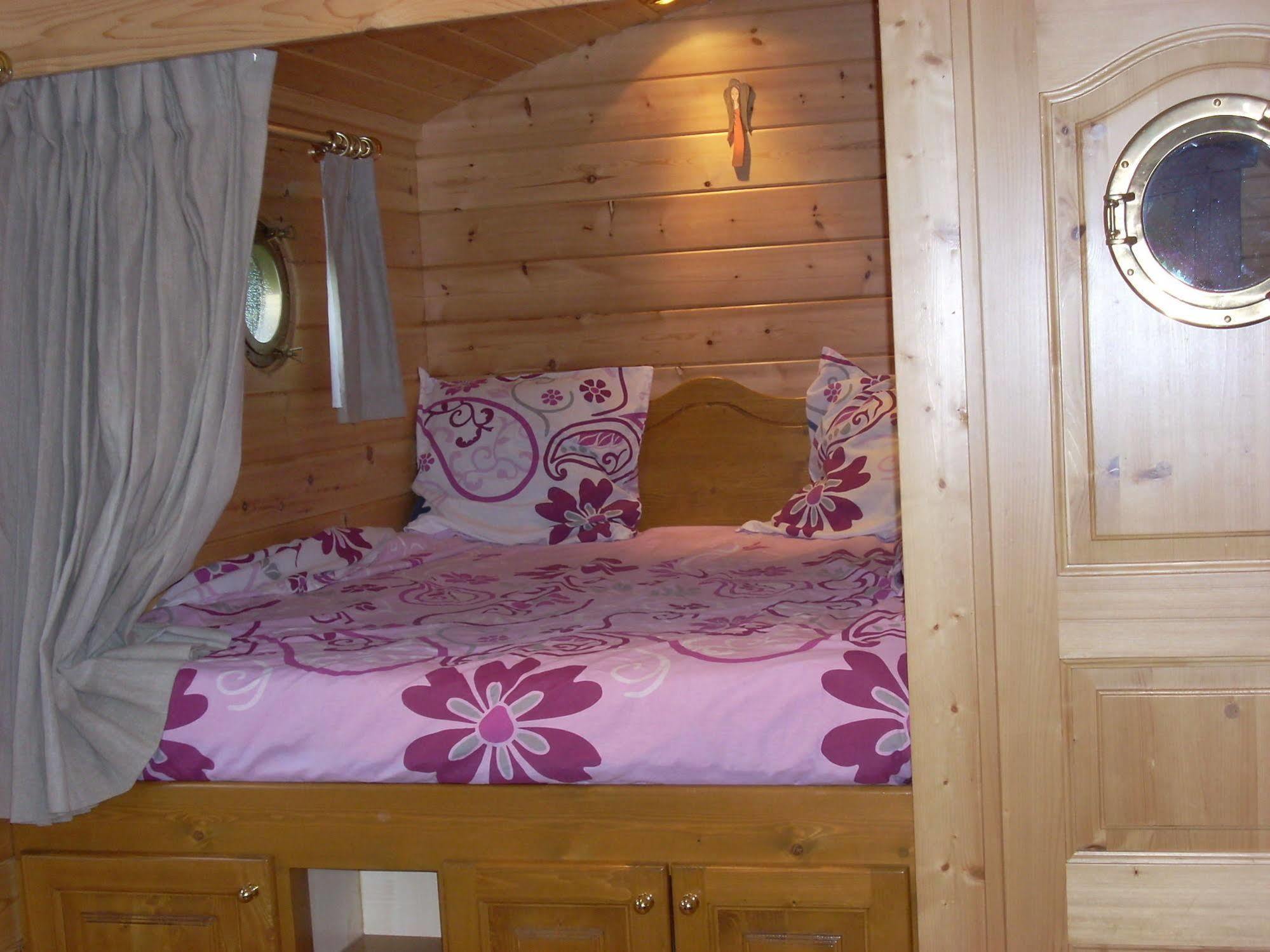 Les Roulottes De La Ferme Des Chanaux Saint-Julien-d'Ance Zewnętrze zdjęcie